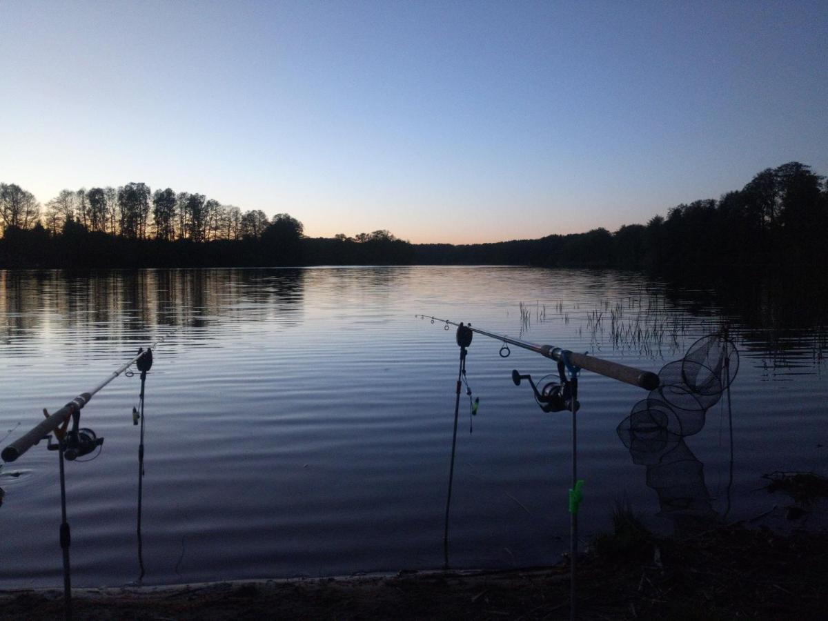 Domek Nad Jeziorem Bystrzyna Świdwin Buitenkant foto