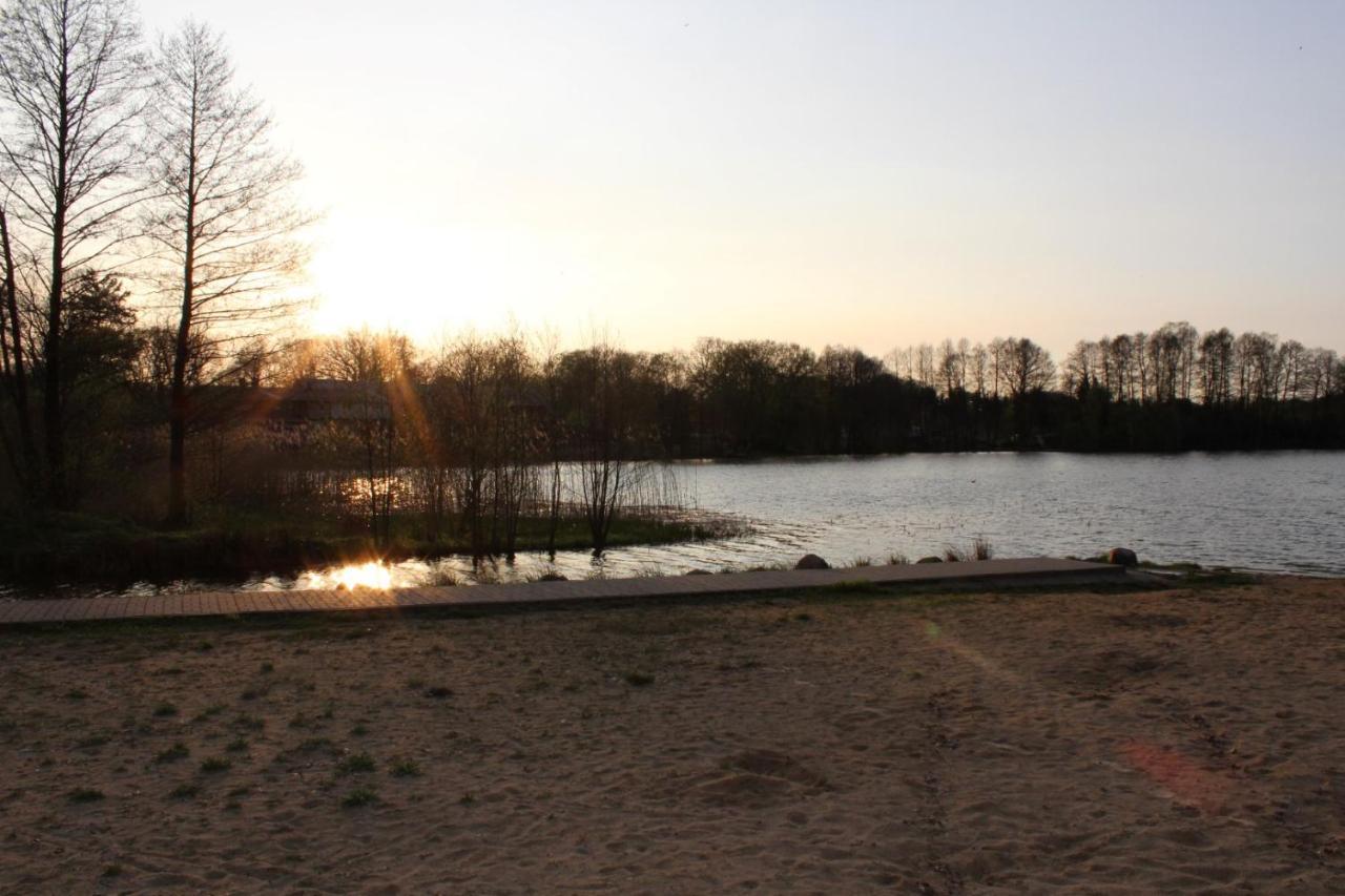 Domek Nad Jeziorem Bystrzyna Świdwin Buitenkant foto