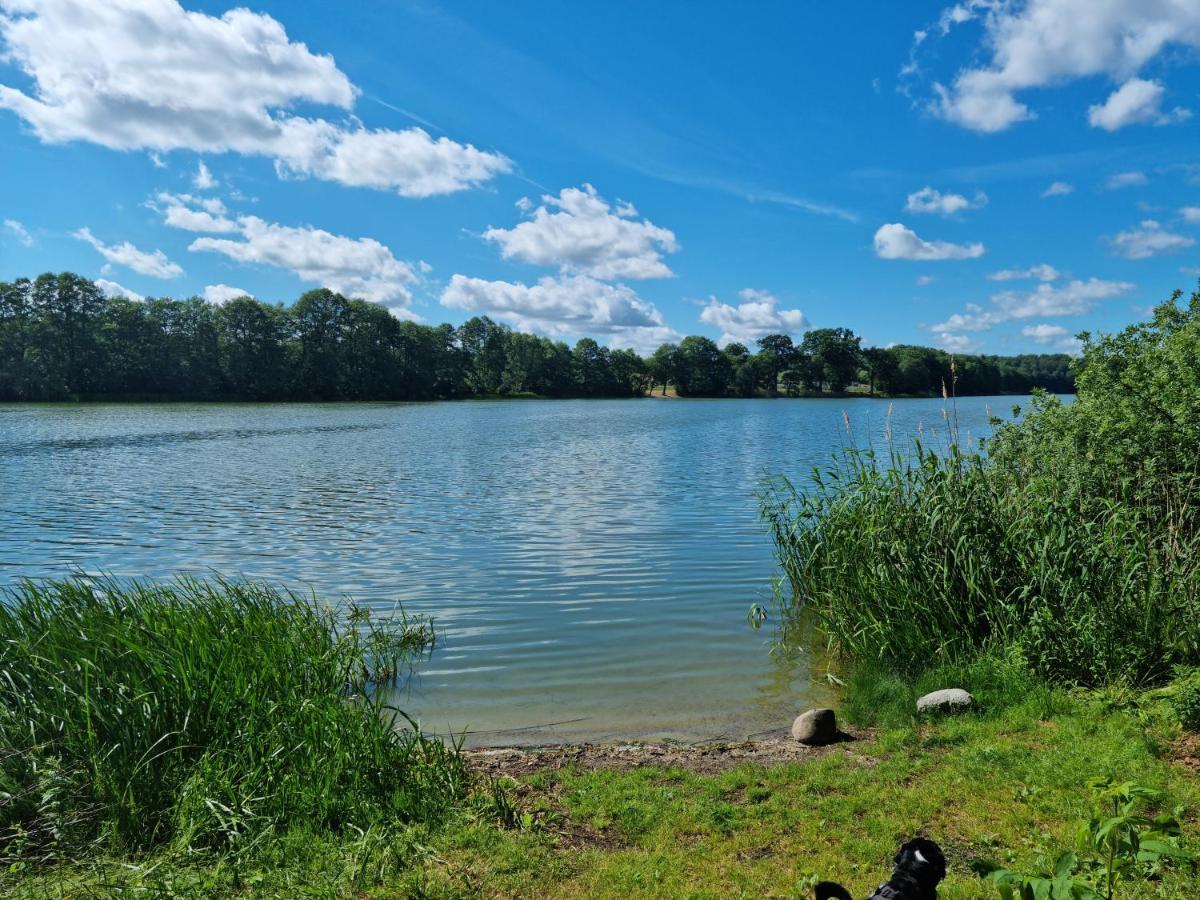 Domek Nad Jeziorem Bystrzyna Świdwin Buitenkant foto