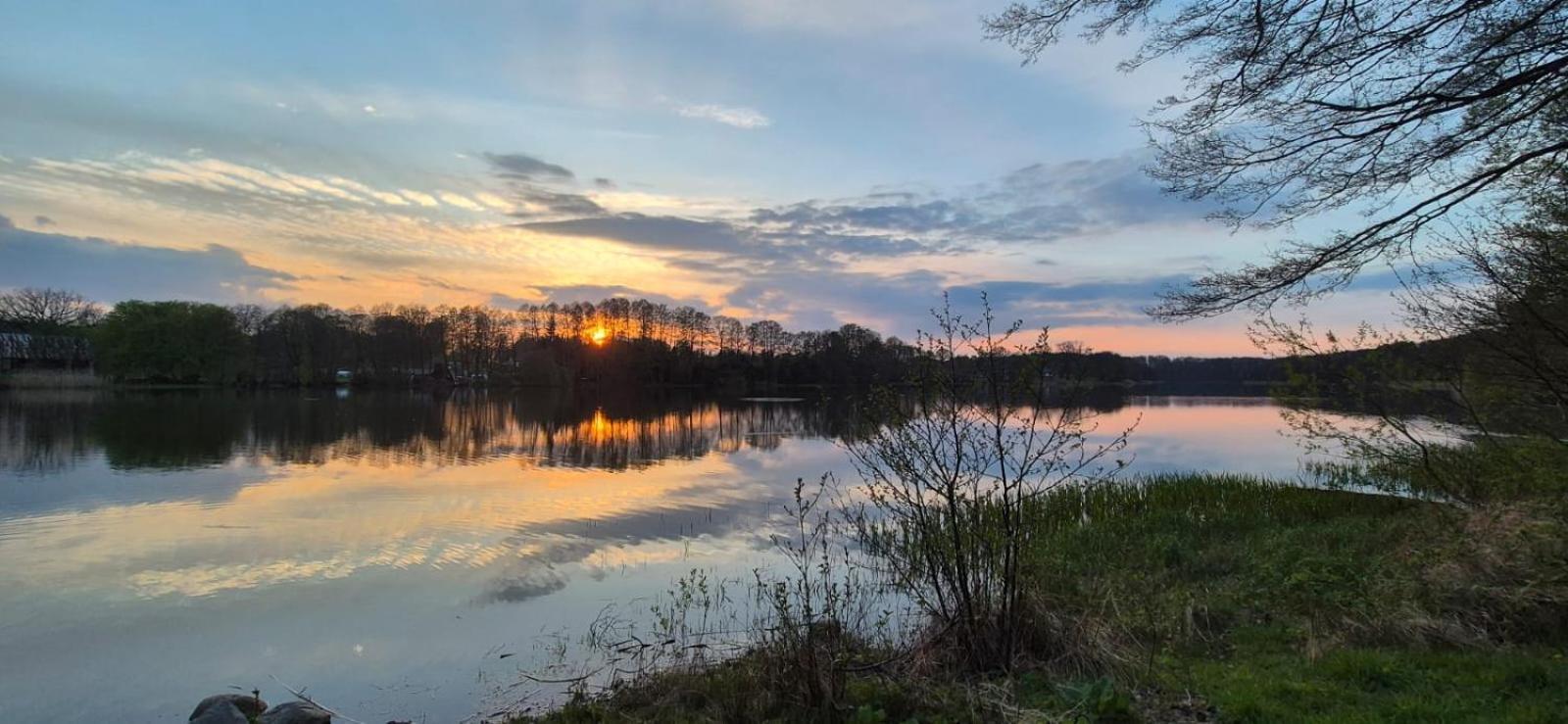 Domek Nad Jeziorem Bystrzyna Świdwin Buitenkant foto